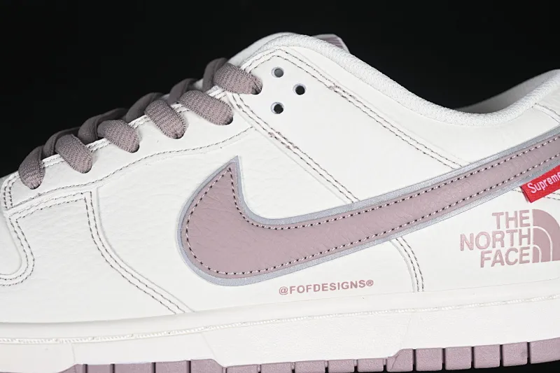 All categories Nk SB Dunk series Nk SB Dunk Low low-top sneakers Nk SB Dunk Low Supreme x The North Face North Face co-branded color matching low-top casual sports skateboard shoes BM0234-507